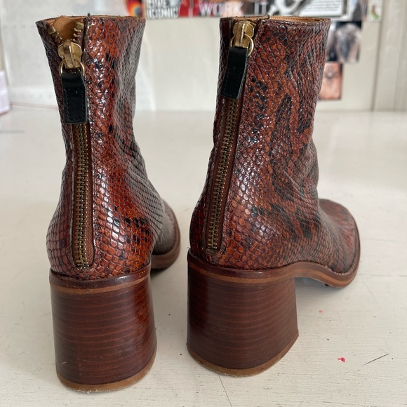 Miista brown snake skin heeled boot size: 37 - Picture 6 of 10